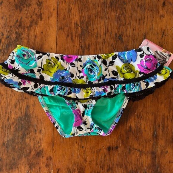 Betsey Johnson Floral Bikini Set - Picture 6 of 9